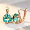 Brincos de zircônia triangular de alta transparência Yanbai, dourado champanhe, tarraxas de orelha de luxo leve, acessório requintado para realçar o temperamento feminino