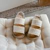 Sandálias Estilo Étnico para Meninas Verão 2024 Novas Casuais Sola Macia Sapatos de Praia Retrô para Crianças Pequenas e Médias e Alunos Mais Velhos