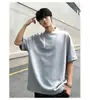 Camiseta Masculina de Verão Elegante e Versátil Estilo Americano com Zíper Diagonal, Tecido Pesado, Manga Curta, Corte Limpo, Gola Alta - Peça para Usar por Baixo