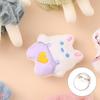Primavera y verano nuevo broche de conejo felpa lindo animal pequeño caricatura japonés ropa de niñas zapatos colgante de bolso pequeño regalo