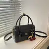 Bolsa de Mão Feminina, Exquisita, Leve, Luxuosa e de Alta Qualidade, Bolsa de Moda, Nova Tendência Coreana de Nicho para Mulheres, Bolsa de Ombro Único Transversal