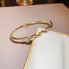 Pulsera Redonda de Zirconia Chapada en Oro Real Estilo Europeo y Americano, Pulsera Versátil de Moda Elegante de Nicho, Joyería de Lujo Ligero de Alta Gama para Mujer