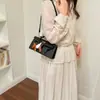 2026 Nuevo Bolso Cruzado de Hombro Único con Diseño de Nicho Coreano para Mujer, Bolso de Mano Versátil de Moda con Bloques de Color Bolso Kelly