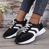 Sapatos Cruzados de Tamanho Grande Forrest Gump Modelo Primavera 2026 Sapatos Casuais de Solado Grosso Sapatos Femininos Sapatos de Verão Respiráveis que Aumentam a Altura