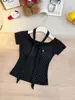 5143# Camiseta Feminina Manga Curta Gola U Poá Estilo Garota Picante Design de Senso de Design Nicho Fita Fluida Slim Fit Valoriza o Busto Top