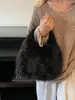 Envío directo disponible: Nuevo bolso de mano de felpa para mujer, un bolso tote peludo elegante y lujoso
