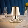 Pensador de Atmósfera Transfronteriza Hombrecito Dorado Hermanos Lámpara de Mesa Decorativa Recargable para Restaurante, Dormitorio, Cafetería de Alta Gama, Luz de Noche