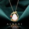 [Chapado en oro de cinco capas] Collar de clavícula de Buda Maitreya de estilo étnico con incrustaciones de jade hetiano de imitación chapado en oro de alta retención de color para mujer