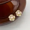 Brincos autênticos de pérola de água doce s925 arranháveis, direto do fabricante, cravejados com zircônia, design de flor de cinco pétalas para mulheres