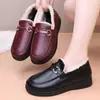 2026 Inverno Novo Estilo Sapatos de Neve de Algodão e Couro Slip-On para Mães de Meia-Idade e Idosas, Botas de Algodão com Lã Adicionada e Forro Espessado para Mulheres