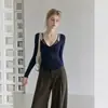 Elegante y seductor top de manga larga con diseño de dos piezas simulado, un nuevo estilo de otoño para mujer, perfecto como capa interior o camiseta básica, con un diseño de camiseta retro y ajustado, 14436