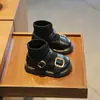 Zapatos para niña pequeña, nuevo estilo primavera y otoño, botines calcetín de princesa con hebilla de cuero para niños, botines pequeños de cuero estilo retro británico de punto volador