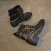 Estação Independente Comércio Exterior Transfronteiriço Europeu e Americano Botas Femininas de Couro Outono e Inverno Salto Grosso Tamanho Grande Cinto Cano Curto Botas Individuais Femininas em estoque