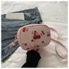 2026 nuevo, fresco, dulce, moderno y elegante, bolso de hombro, bolso de mano y bolso cruzado pequeño cuadrado con estampado de cerezas, lindo
