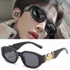 Gafas de Sol Cat-Eye de Alta Gama para Mujer 2026 Nuevo Retro Marco Rojo Estrecho Moda para Rostro Pequeño Protección Solar Gafas de Sol Al por Mayor