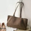 Bolso tote de lona marrón de gran capacidad para mujer, modelo nuevo 2026, adecuado para la escuela y el trabajo, versátil y simple