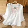 Camisa bordada de algodão e linho estilo vintage com gola redonda para mulheres, novo modelo de verão 2025, solta e elegante com mangas de três quartos
