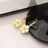 Moda nueva 2023 Corea del Sur Celebridad de Internet pendientes elegantes pendientes de flor para mujer pendientes de botón de flor de ópalo pendientes de gancho