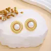 Pendientes de Perla con Textura de Lazo de Flor Europeos y Americanos Transfronterizos para Mujer Lujo Ligero Sentido de Alta Gama Moda Metálica Pendientes Distintivos