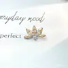 Pendientes de Titanio F-136 Aleación de Titanio Circonia Flor de Loto G23 Titanio Rosca Interna Circonia Labret Piercing Joyería Cabeza