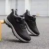 Botas de algodón de invierno con velcro para mediana edad y ancianos, con forro polar añadido y diseño antideslizante engrosado, zapatos grandes tipo papá, zapatos para caminar de exterior a prueba de frío