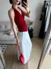 Colete de Suspensório Vermelho com Gola Halter Feminino para Verão Peça Externa Fina de Alta Qualidade Estilo Burguês Pequeno Francês Top Único Sem Costas e Sem Mangas