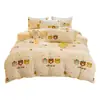 Conjunto de Quatro Peças de Veludo Leite Fresco e Fofo de Inverno, Conjunto de Três Peças de Flanela Espessa e Quente Estilo Cartoon para Dormitórios Estudantis