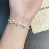 Pulseira Ajustável de Zircônia Banhada a Ouro Real 18K Formato Cubo de Açúcar Pulseira Doce Simples de Alta Qualidade Acessível Joia de Mão de Luxo para Mulheres