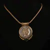 Aleación de cobre vintage de la Edad Media cabeza de esmeralda moneda antigua moda Joker collar para el día a día fábrica de Qingdao al por mayor