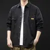 Camisa de Trabalho Versátil Estilo Primavera e Outono Moda Retrô Nova Alta Qualidade Jovem Decoração de Bolso Casual Camisa de Manga Longa