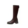 Botas femininas de bico quadrado, salto grosso e cano até o joelho, coleção outono/inverno 2026, modernas e versáteis, efeito emagrecedor, botas de equitação, botas de moda