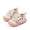 Verão novos sapatos de bebê 0 a 2 anos de idade malha de bebê fundo macio antiderrapante sapatos infantis moda tendência sapatos infantis