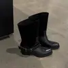 Botines Cortos Estilo Británico de Piel Genuina de 5.5 cm al por Mayor Nuevo Estilo Otoño e Invierno 2026 Punta Redonda Tacón Grueso Hebilla de Cinturón Versátil Botas Martin