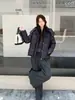 Jaqueta acolchoada de inverno com capuz 2026 para mulheres, estilo curto, 90% de penugem de pato branco, casaco puffer espessado, adequado para figuras petites