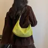 Bolso cruzado con remaches transfronterizos en la axila, nueva colección otoño/invierno 2026, bolso de hombro retro versátil, bolso cruzado elegante y único