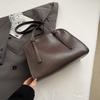 Bolso Tote Retro de Alta Gama Transfronterizo para Otoño e Invierno 2026 Nuevo Bolso de Mano Casual Versátil Bolso de Hombro