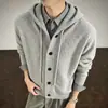 Suéter cárdigan de punto con botones estilo americano para hombre, otoño invierno, nueva marca de moda, holgado, juvenil, con capucha, chaqueta de punto