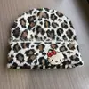 Gorro de Lana Engrosado Suelto Lindo de Gato con Estampado de Leopardo para Mujer en Otoño e Invierno, Gorro Pequeño de Punto con Circunferencia de Cabeza Grande, Gorro Cálido de Felpa Baotou