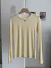 Camiseta de Manga Larga de Doble Capa con Costilla de Color Contrastante Ovalada Pequeña Decorativa Lyocell Tencel para Mujer 8514