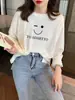 Camiseta Blanca de Manga Larga Versátil Estilo Perezoso Holgada para Mujer, Otoño de Gama Alta Nicho Versátil Adelgazante Camisa Base