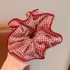 Scrunchie doce floral estilo floresta para mulheres, elástico de cabelo grande suave e sofisticado estilo coreano, acessório de cabelo do Instagram