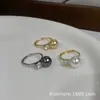 Anillo Minimalista y Lujoso de Perla Tahitiana con Diseño Único, Anillo Abierto Ajustable con un Toque de Alta Gama para Mujer