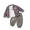 Conjunto infantil de estilo coreano para bebé niño, conjunto casual de otoño para niños pequeños, camisa con bloques de color, chaqueta y pantalones tipo linterna, conjunto moderno de tres piezas