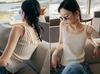 A nova alça tem uma frente óssea e um lindo verso! Blusa Regata Feminina de Listras Verticais Sem Mangas