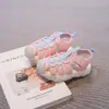 Nuevos Zapatos de Agua para Bebé Verano 2026 con Punta Cerrada y Diseño Antipatadas, Zapatos de Playa para Niños, Sandalias de Suela Suave para Niñas, Zapatos de Moda