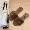 Pantuflas esponjosas de una tira con pedrería para mujer para usar en exteriores, tendencia 2026 nuevo estilo coreano otoño e invierno pantuflas planas casuales de algodón con forro polar