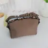 Novo Estojo de Lápis Xadrez de Renda Impermeável em Nylon, Bolsa de Maquiagem Portátil de Grande Capacidade para Segurar na Mão, Bolsa de Armazenamento com Design Único que Não Colide