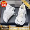 Tênis Esportivo Feminino 2025 Novos Sapatos Malha Respirável Outono e Inverno Forrado com Lã Versátil Sola Grossa Aumento de Altura Casual Sapatos de Pai