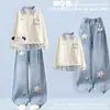 Conjunto Feminino Primavera e Outono Gola Camisa Infantil Falso Duas Peças Moletom Calça Jeans Wide Leg Temporada de Primavera e Outono Conjunto de Duas Peças para Meninas