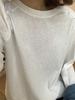 Camiseta básica de manga larga con cuello redondo y hombros descubiertos para mujer, otoño 24, informal, holgada y adelgazante, con borde cruzado